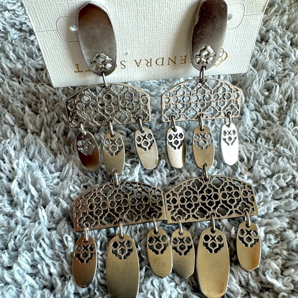 Kendra Scott Emmet Filigree Earrings - Picture 2 of 6